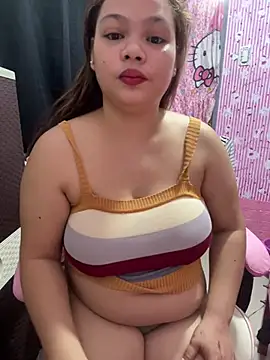 Snapshot of shaira4u chatting on June 23, 1:25 am shaira4u online show from June 23, 1:25 am