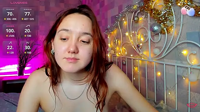 Snapshot of Fera1_Berry chatting on December 14, 3:51 am Fera1 Berry online show from December 14, 3:51 am