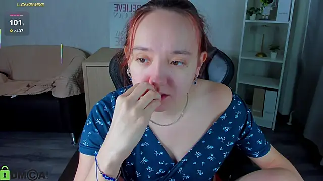 Snapshot of Fera1_Berry chatting on November 8, 12:11 am Fera1 Berry online show from November 8, 12:11 am