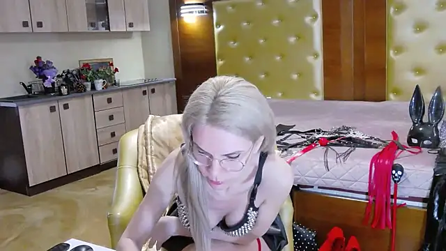 DomCaprisse online show from March 3, 10:43 am