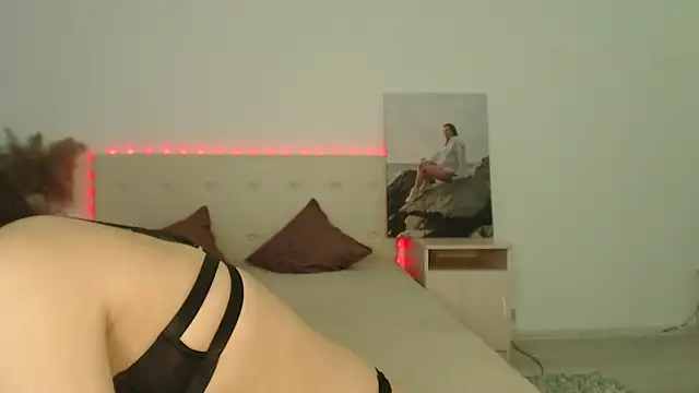 RoxannePure online show from February 15, 7:51 am