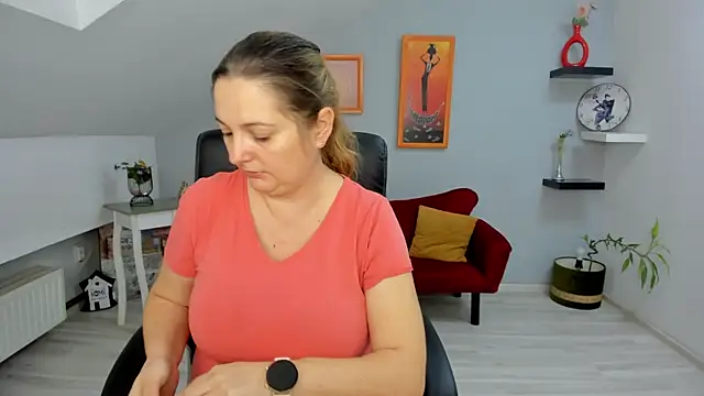 LollaGirl online show from February 10, 4:19 am