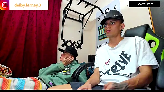 Snapshot of davidlatin66 chatting on December 16, 4:23 am davidlatin66 online show from December 16, 4:23 am