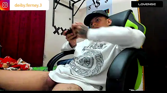 Snapshot of davidlatin66 chatting on December 21, 4:19 am davidlatin66 online show from December 21, 4:19 am