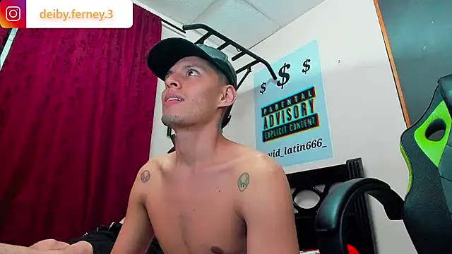 Snapshot of davidlatin66 chatting on March 21, 3:55 am davidlatin66 online show from March 21, 3:55 am