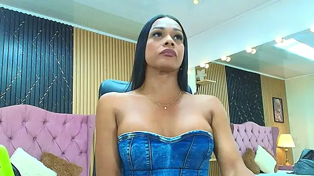 BARBIE BROWNN online show from June 7, 7:06 pm