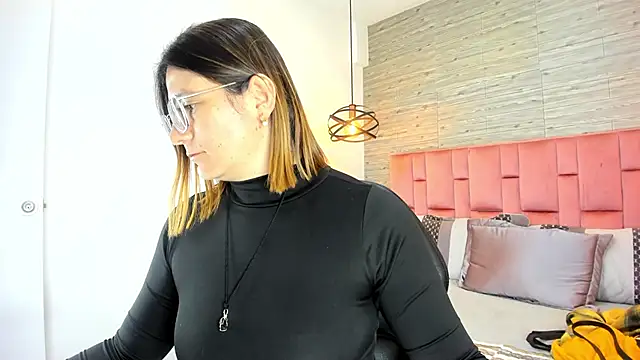 SarahDeyvis online show from October 17, 5:15 pm