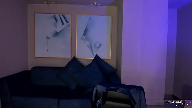 EveBensonX online show from March 5, 3:18 pm