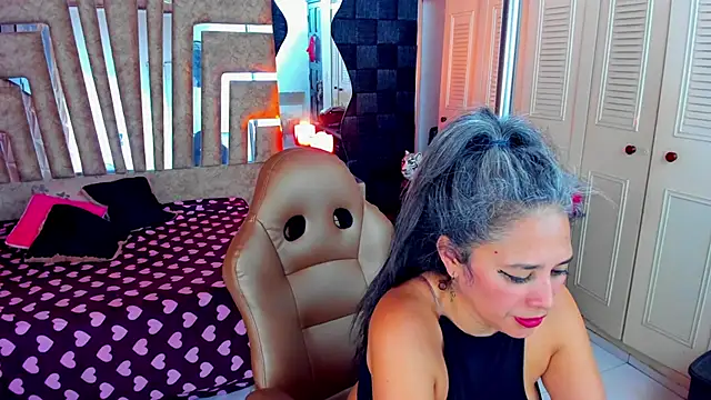 cute sassy online show from April 28, 8:03 pm