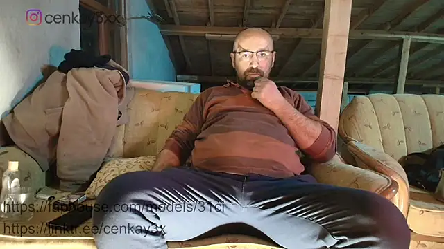masculine bear daddy online show from January 12, 5:29 pm