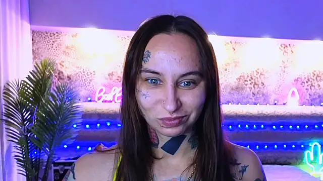 Snapshot of Cool_Freak_ chatting on December 5, 9:50 am Cool Freak online show from December 5, 9:50 am
