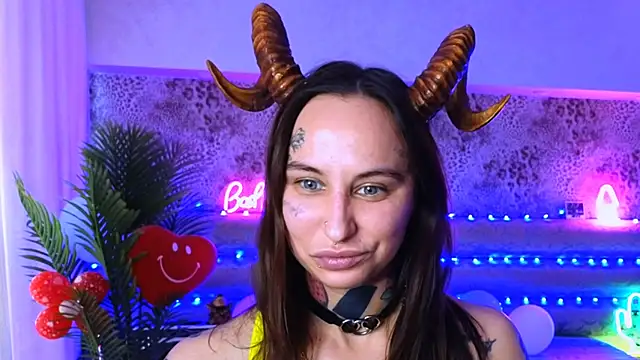 Snapshot of Cool_Freak_ chatting on February 24, 10:48 am Cool Freak online show from February 24, 10:48 am