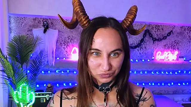 Snapshot of Cool_Freak_ chatting on September 19, 10:27 am Cool Freak online show from September 19, 10:27 am