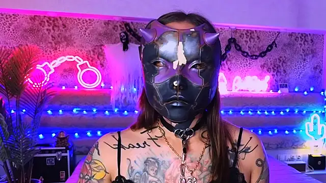 Snapshot of Cool_Freak_ chatting on October 19, 10:38 am Cool Freak online show from October 19, 10:38 am