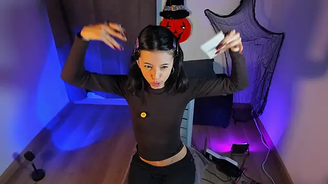 Snapshot of NanaRott chatting on October 25, 11:21 pm NanaRott online show from October 25, 11:21 pm