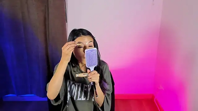 Snapshot of NanaRott chatting on November 10, 2:43 am NanaRott online show from November 10, 2:43 am