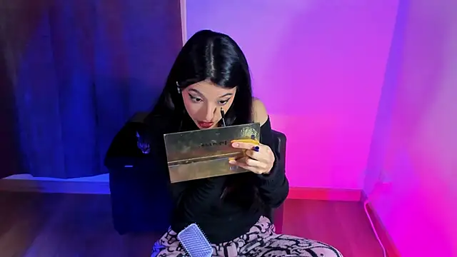 Snapshot of NanaRott chatting on November 24, 1:27 am NanaRott online show from November 24, 1:27 am