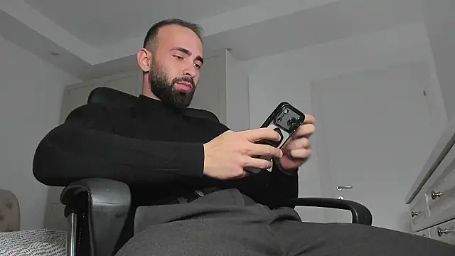 MichaelMasterss online show from February 8, 8:34 pm