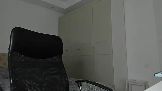MichaelMasterss online show from May 25, 7:20 pm