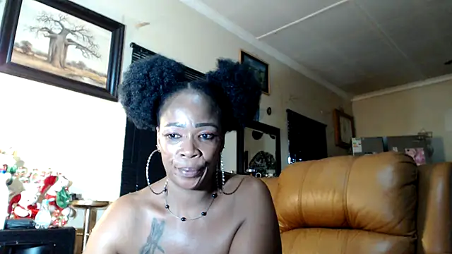 Snapshot of Gucci_Bx chatting on January 28, 5:14 pm Gucci Bx online show from January 28, 5:14 pm