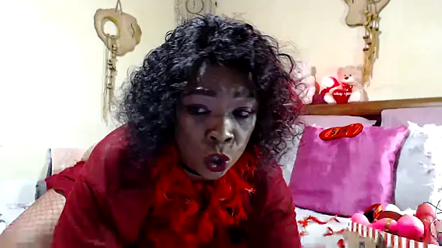 Snapshot of Gucci_Bx chatting on February 13, 7:10 pm Gucci Bx online show from February 13, 7:10 pm