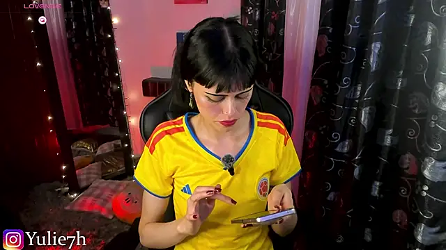  Jessy Moon  online show from June 18, 12:11 am