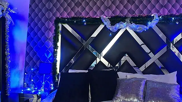 victoriaa lee  online show from December 5, 7:54 pm