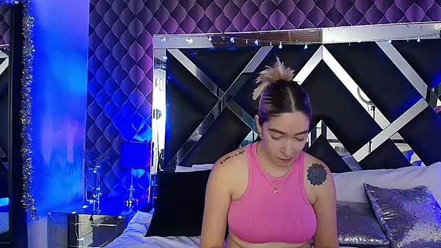 Snapshot of victoriaa_lee_ chatting on May 28, 6:38 pm victoriaa lee online show from May 28, 6:38 pm