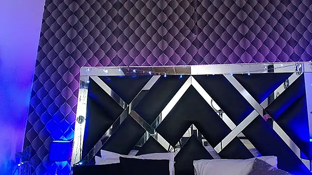 Snapshot of victoriaa_lee_ chatting on June 25, 7:51 pm victoriaa lee online show from June 25, 7:51 pm