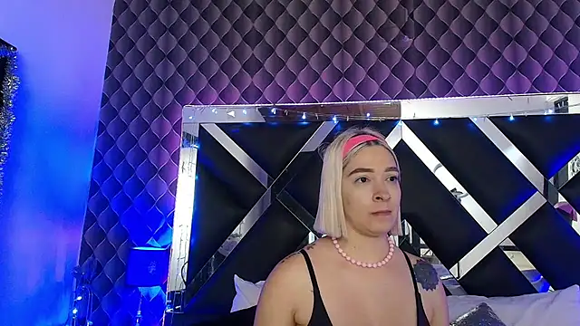 Snapshot of victoriaa_lee_ chatting on July 25, 7:55 pm victoriaa lee online show from July 25, 7:55 pm