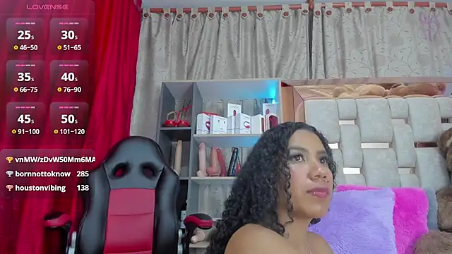 Snapshot of serena_willow chatting on December 29, 8:44 am serena willow online show from December 29, 8:44 am