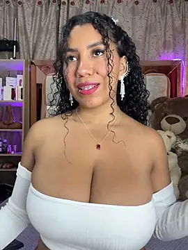 Snapshot of serena_willow chatting on January 16, 5:11 am serena willow online show from January 16, 5:11 am