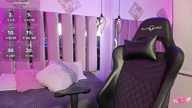 Snapshot of Mia_damm chatting on October 25, 11:43 pm Mia damm online show from October 25, 11:43 pm