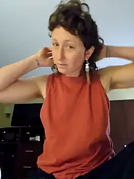 mossy kiss online show from December 28, 4:30 pm