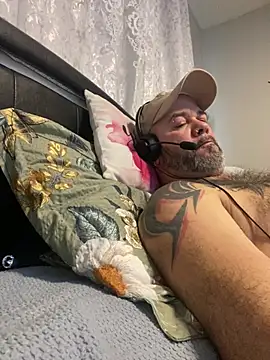 Cristian-Brayan online show from March 1, 3:14 pm