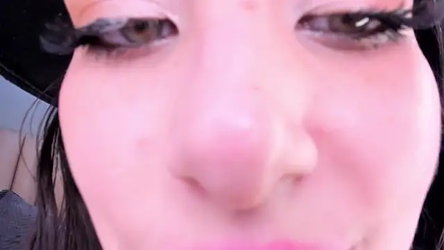Snapshot of Alexa_Thaylor_ chatting on January 30, 8:42 pm Alexa Thaylor online show from January 30, 8:42 pm