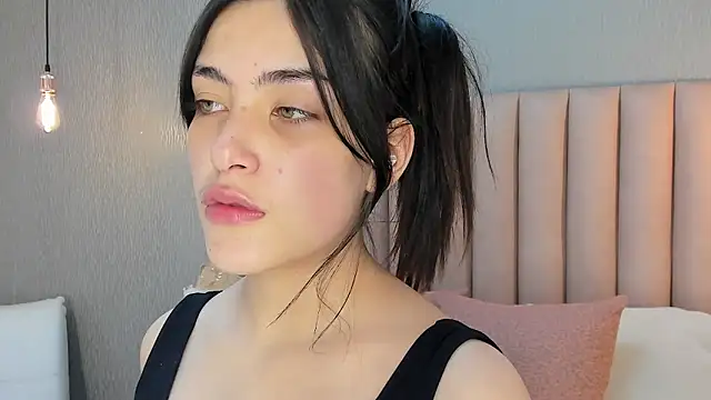 Snapshot of Alexa_Thaylor_ chatting on September 15, 3:45 pm Alexa Thaylor online show from September 15, 3:45 pm