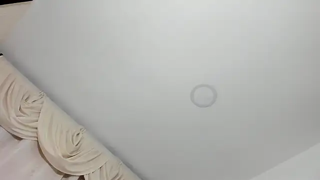 Snapshot of sarita_loven chatting on December 16, 4:50 am sarita loven online show from December 16, 4:50 am