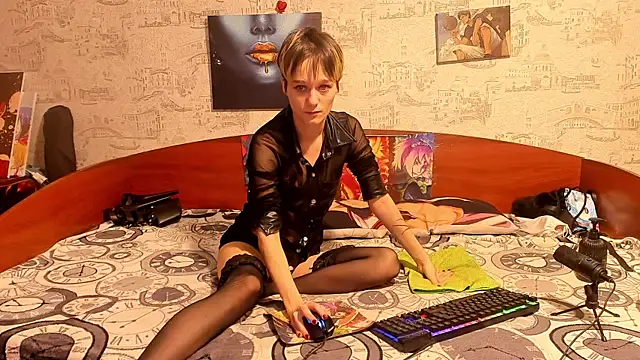 KagamiTayga online show from October 18, 2:58 am