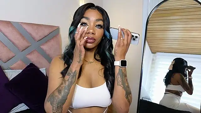 Snapshot of emely_brandon chatting on March 6, 4:38 pm emely brandon online show from March 6, 4:38 pm