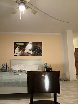 Naomisroom online show from January 14, 10:55 pm