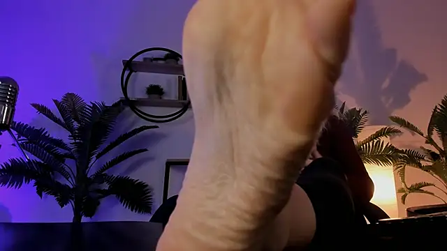 Snapshot of RebeccaMartinez chatting on December 28, 1:38 pm RebeccaMartinez online show from December 28, 1:38 pm