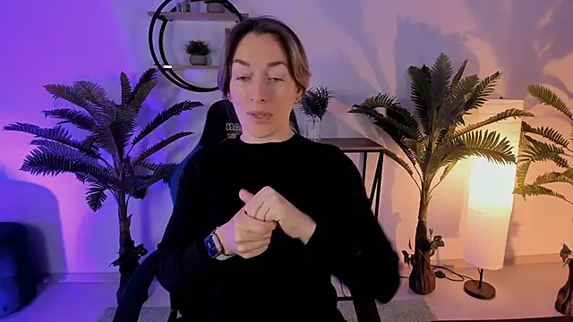 Snapshot of RebeccaMartinez chatting on December 29, 5:31 am RebeccaMartinez online show from December 29, 5:31 am