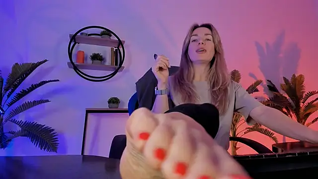 Snapshot of RebeccaMartinez chatting on January 19, 12:06 pm RebeccaMartinez online show from January 19, 12:06 pm