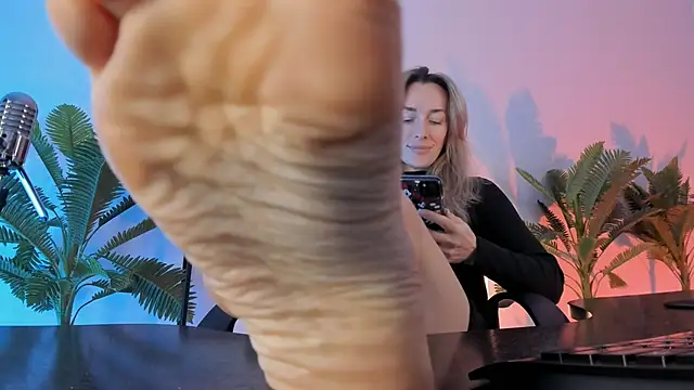 Snapshot of RebeccaMartinez chatting on February 8, 11:44 am RebeccaMartinez online show from February 8, 11:44 am