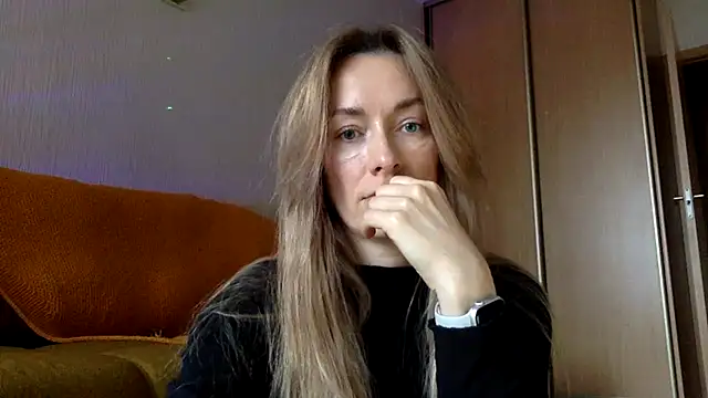 Snapshot of RebeccaMartinez chatting on March 16, 8:10 am RebeccaMartinez online show from March 16, 8:10 am