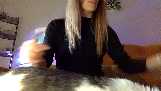 Snapshot of RebeccaMartinez chatting on March 16, 12:44 pm RebeccaMartinez online show from March 16, 12:44 pm