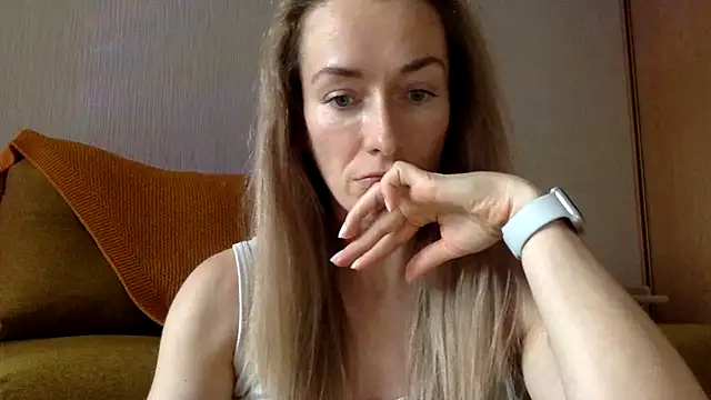 Snapshot of RebeccaMartinez chatting on March 17, 8:40 am RebeccaMartinez online show from March 17, 8:40 am