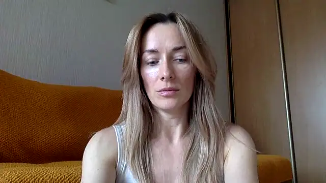 Snapshot of RebeccaMartinez chatting on March 18, 10:57 am RebeccaMartinez online show from March 18, 10:57 am