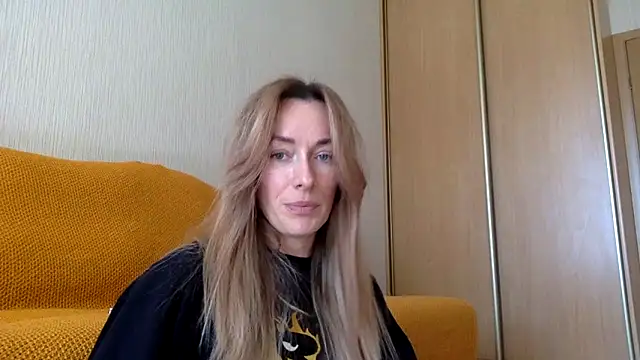 Snapshot of RebeccaMartinez chatting on March 23, 8:26 am RebeccaMartinez online show from March 23, 8:26 am